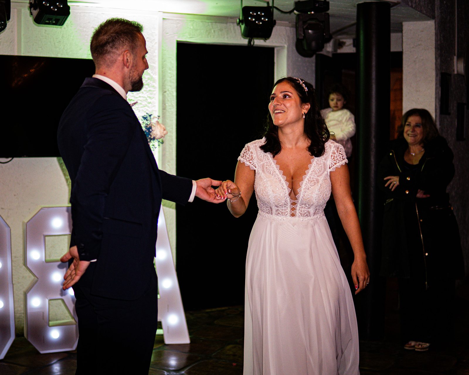 Moment du mariage de Dalya et Anthony au Domaine de la Roche Couloir à Chevreuse — photographie 61
